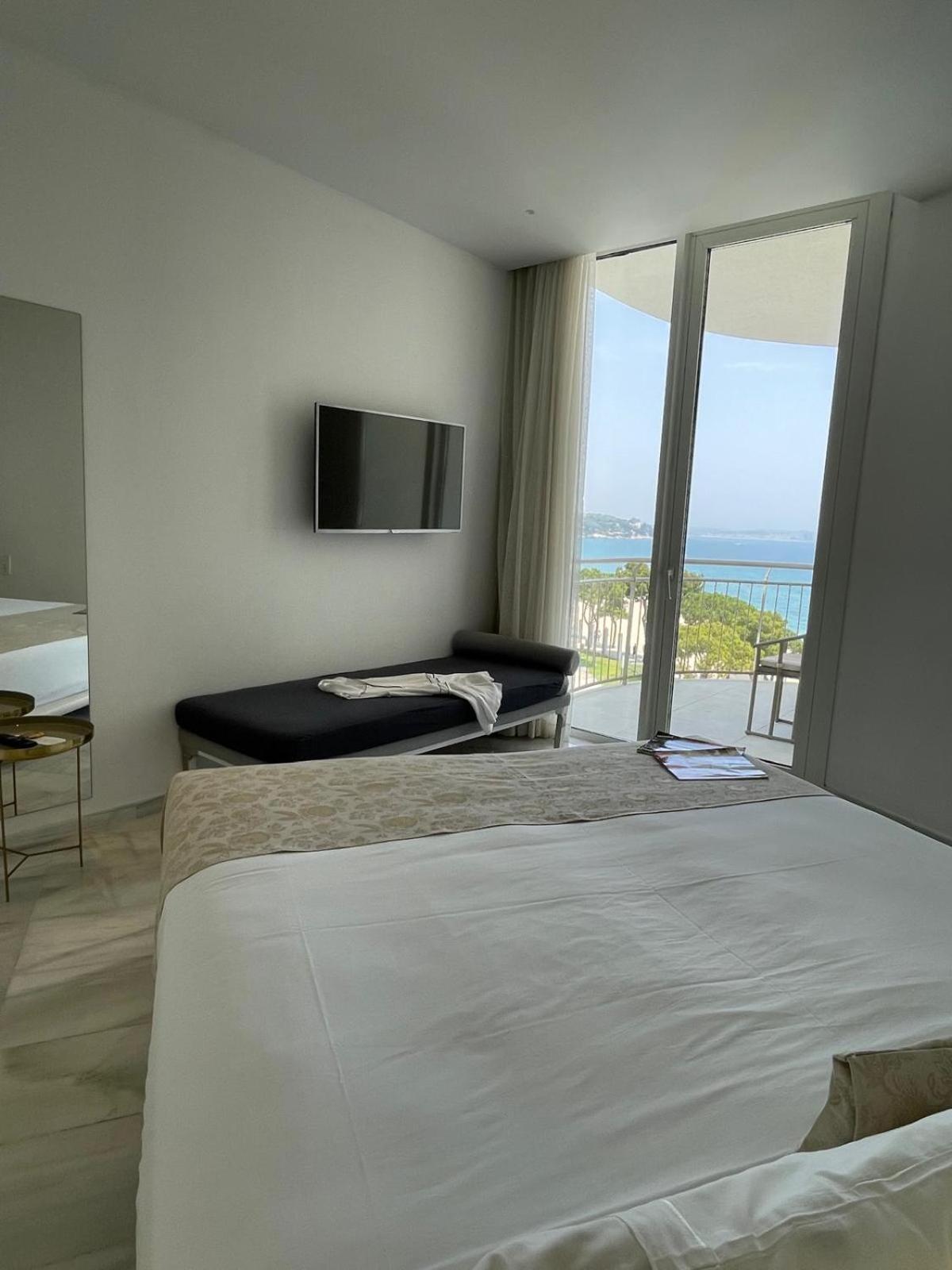 Aromar Hotel