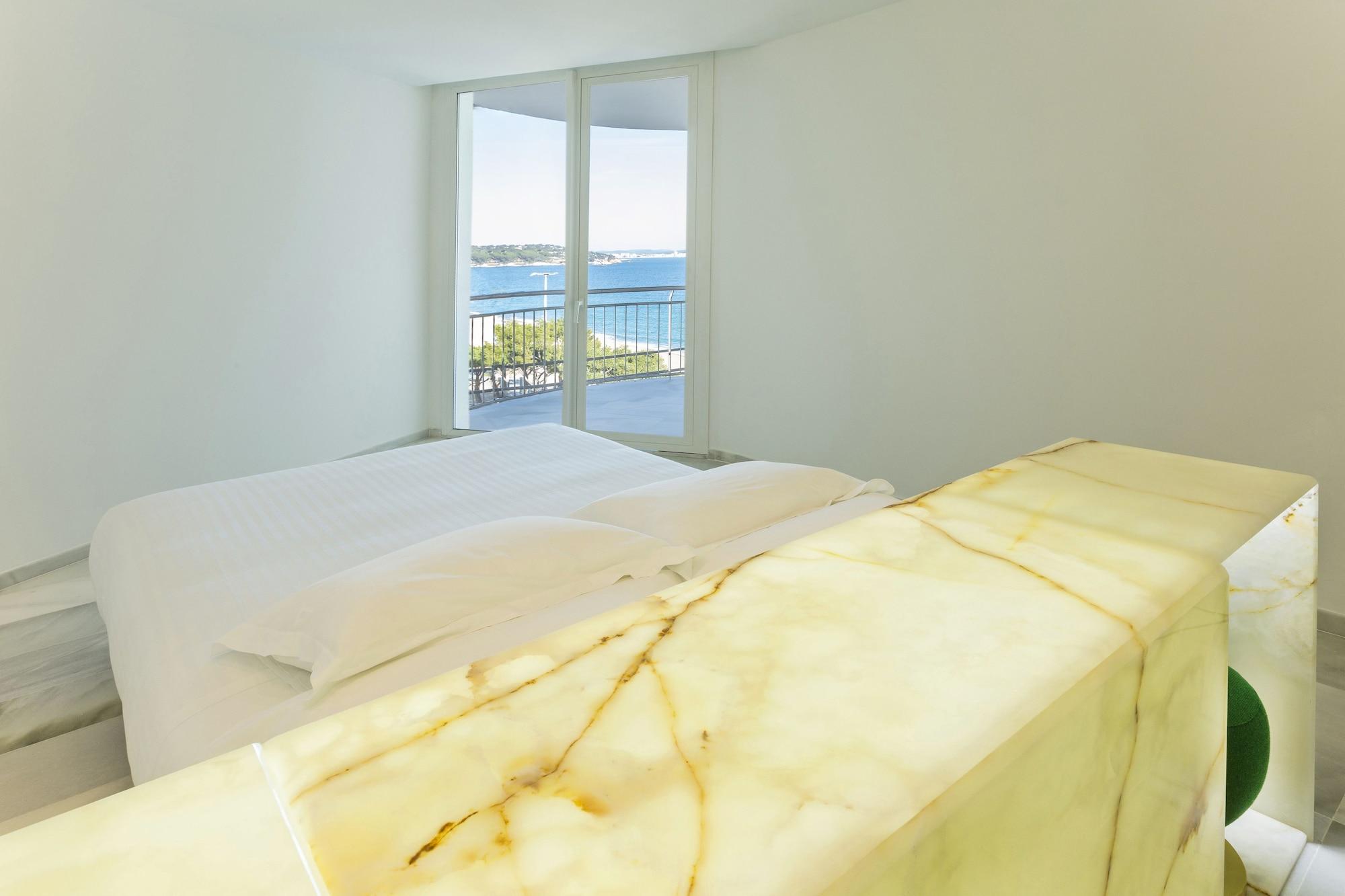 Aromar Hotel 4*